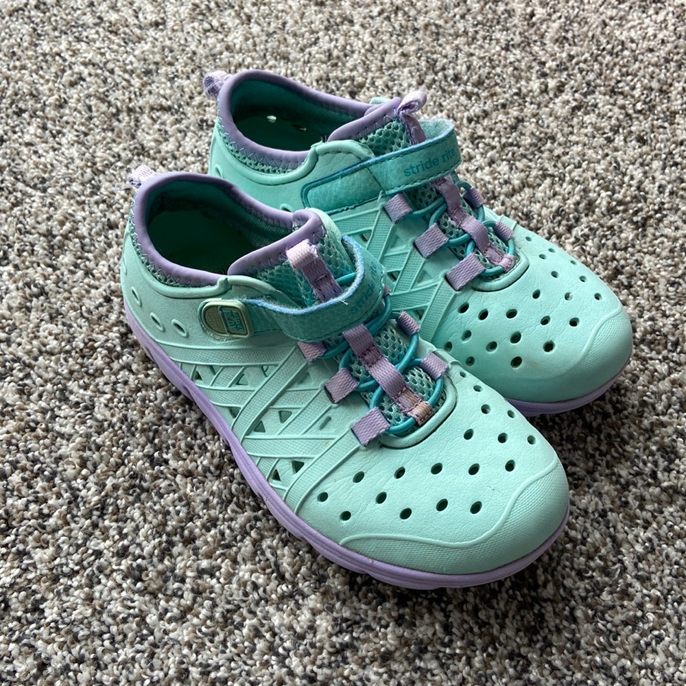 Stride Rite Made2Play Phibian water shoes size 12m